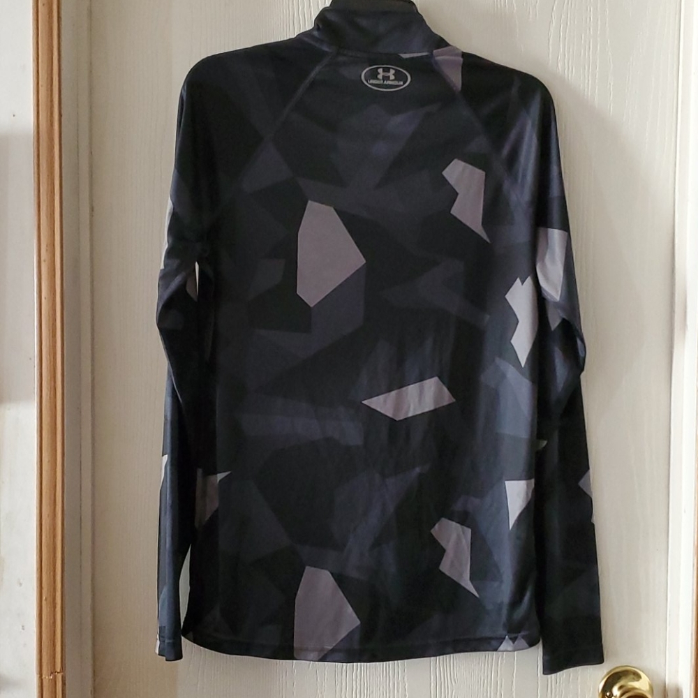 Under Armour Fitted Women's Pullover Shirt Size SM - Picture 6 of 7